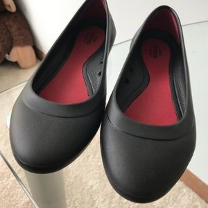 •Crocs• waterproof flats